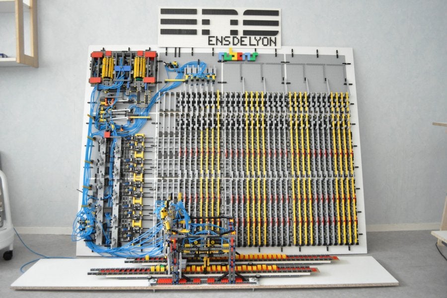 img/lego_turing_machine.jpg
